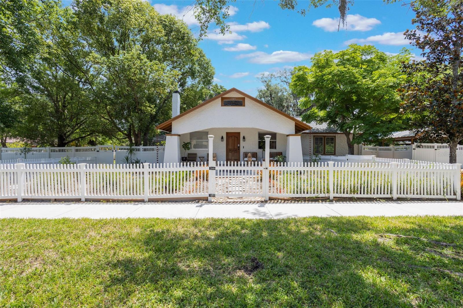 Image 3 of 63 For 1505 Magnolia Avenue