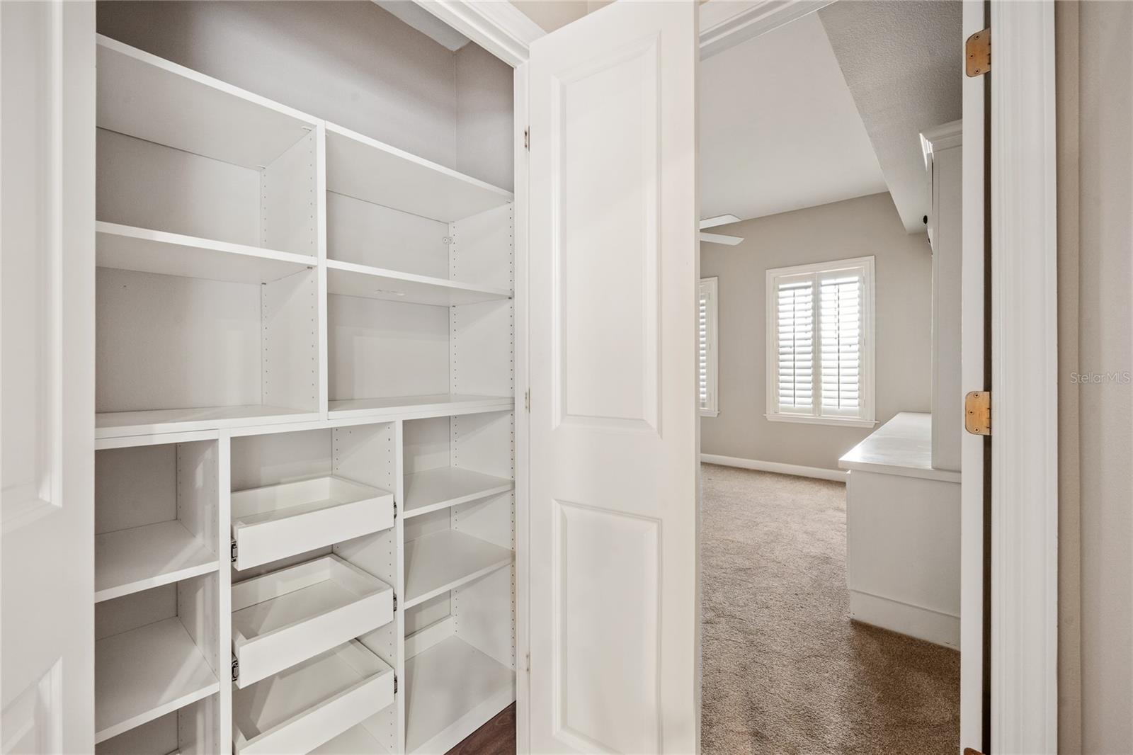 Image 19 of 47 For 2305 Edgewater Drive 1509