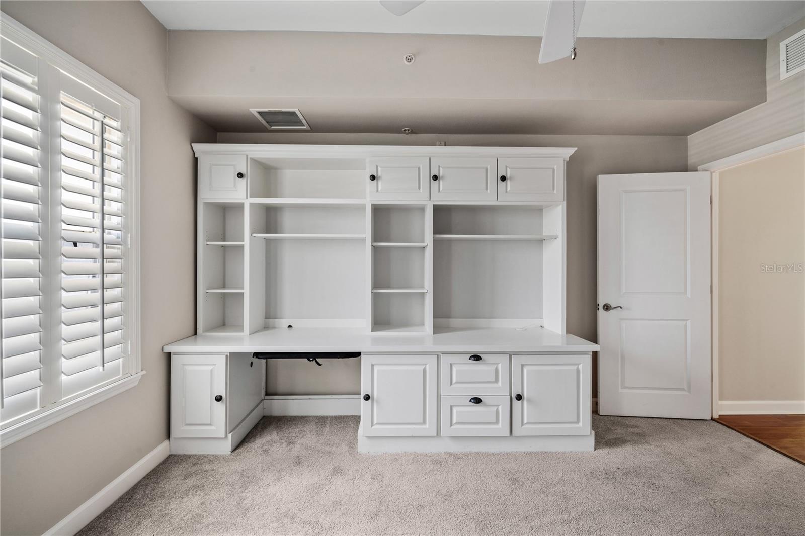 Image 22 of 47 For 2305 Edgewater Drive 1509