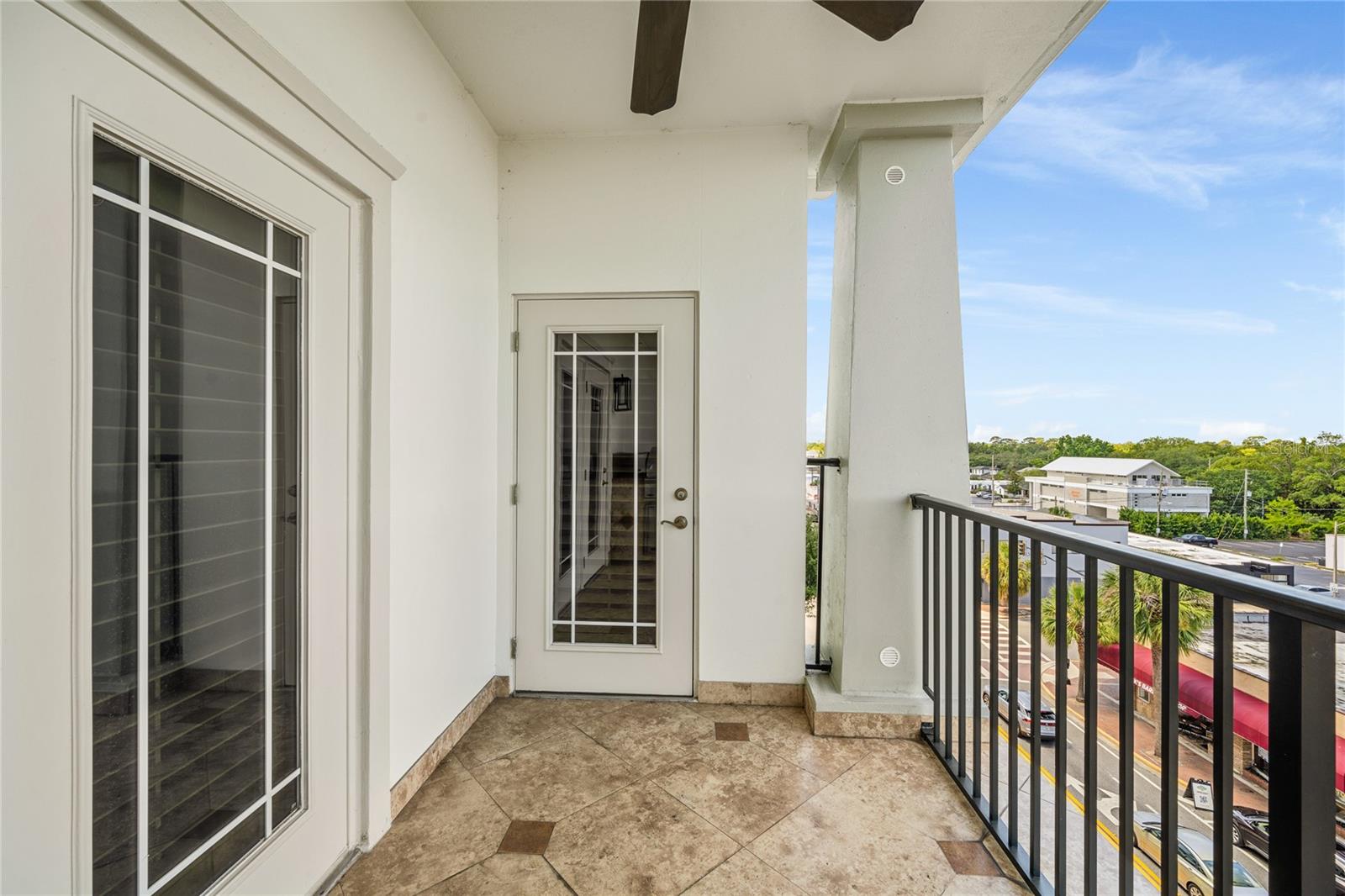 Image 25 of 47 For 2305 Edgewater Drive 1509