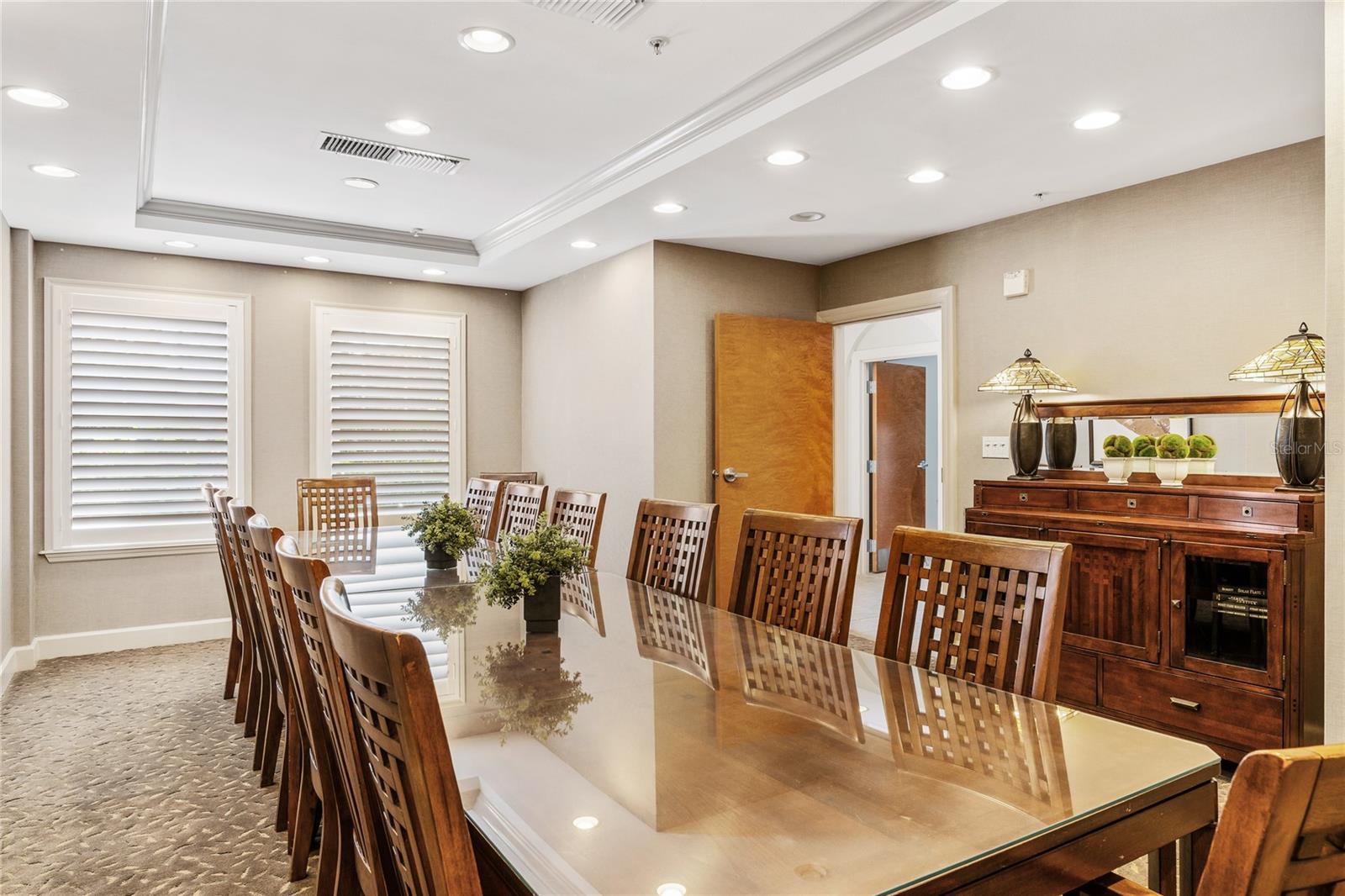 Image 31 of 47 For 2305 Edgewater Drive 1509