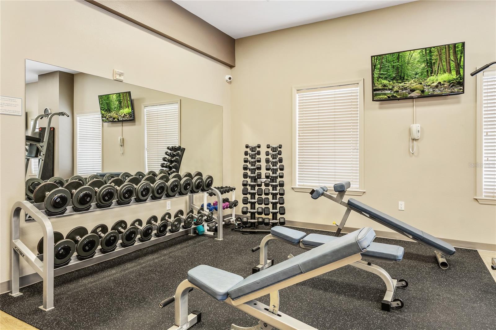 Image 38 of 47 For 2305 Edgewater Drive 1509