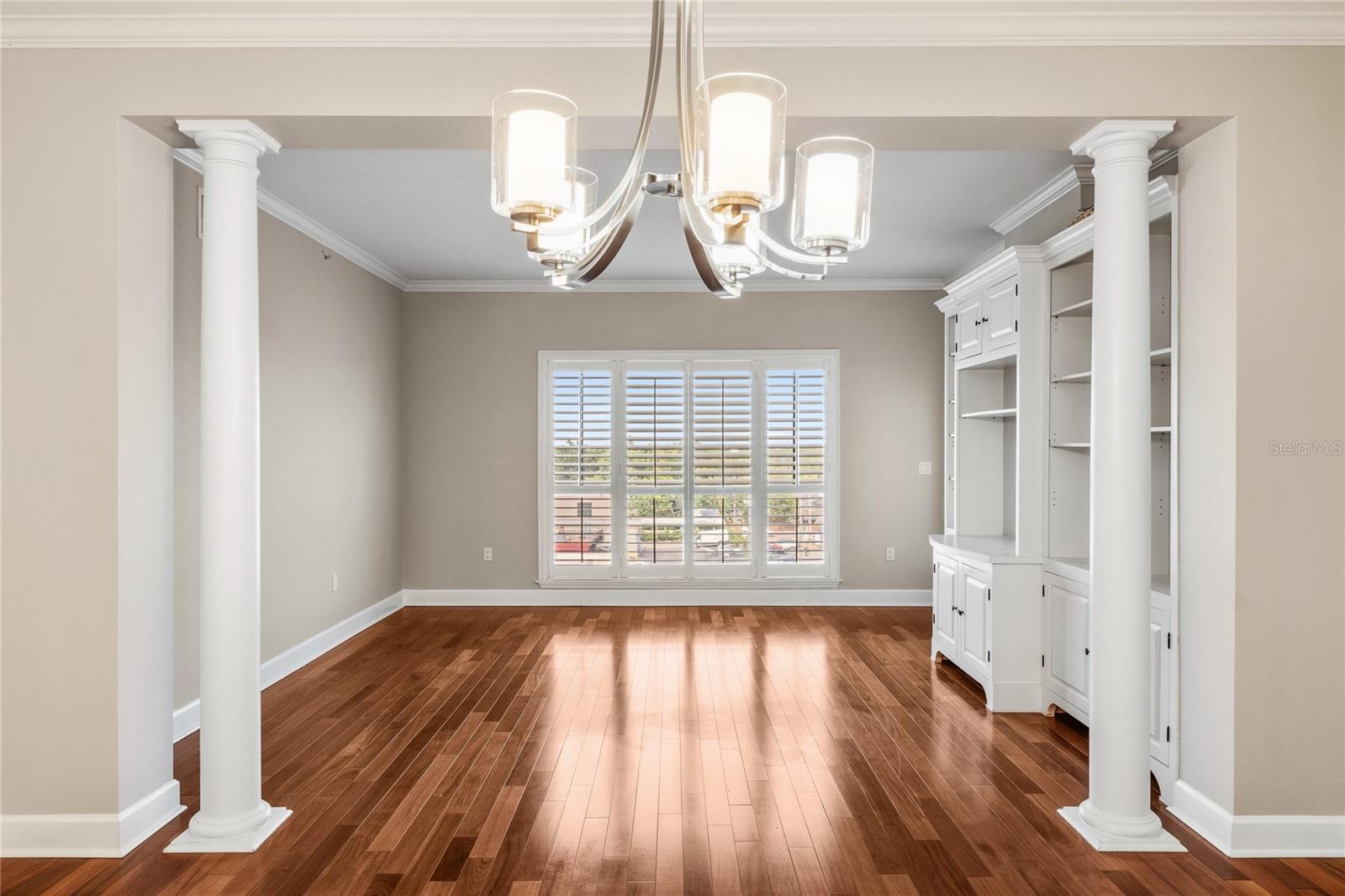 Image 5 of 47 For 2305 Edgewater Drive 1509