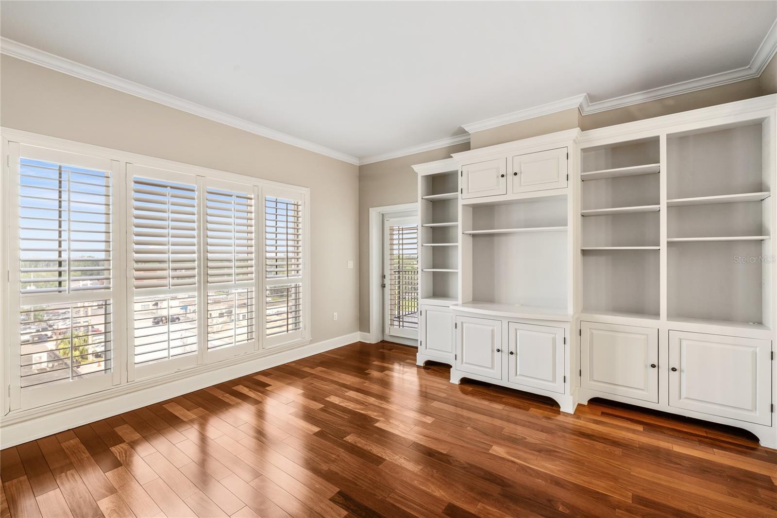 Image 6 of 47 For 2305 Edgewater Drive 1509