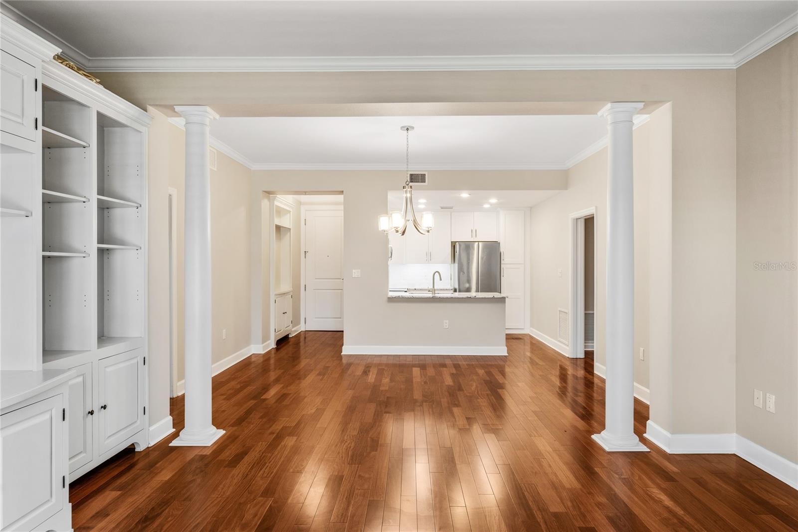 Image 8 of 47 For 2305 Edgewater Drive 1509