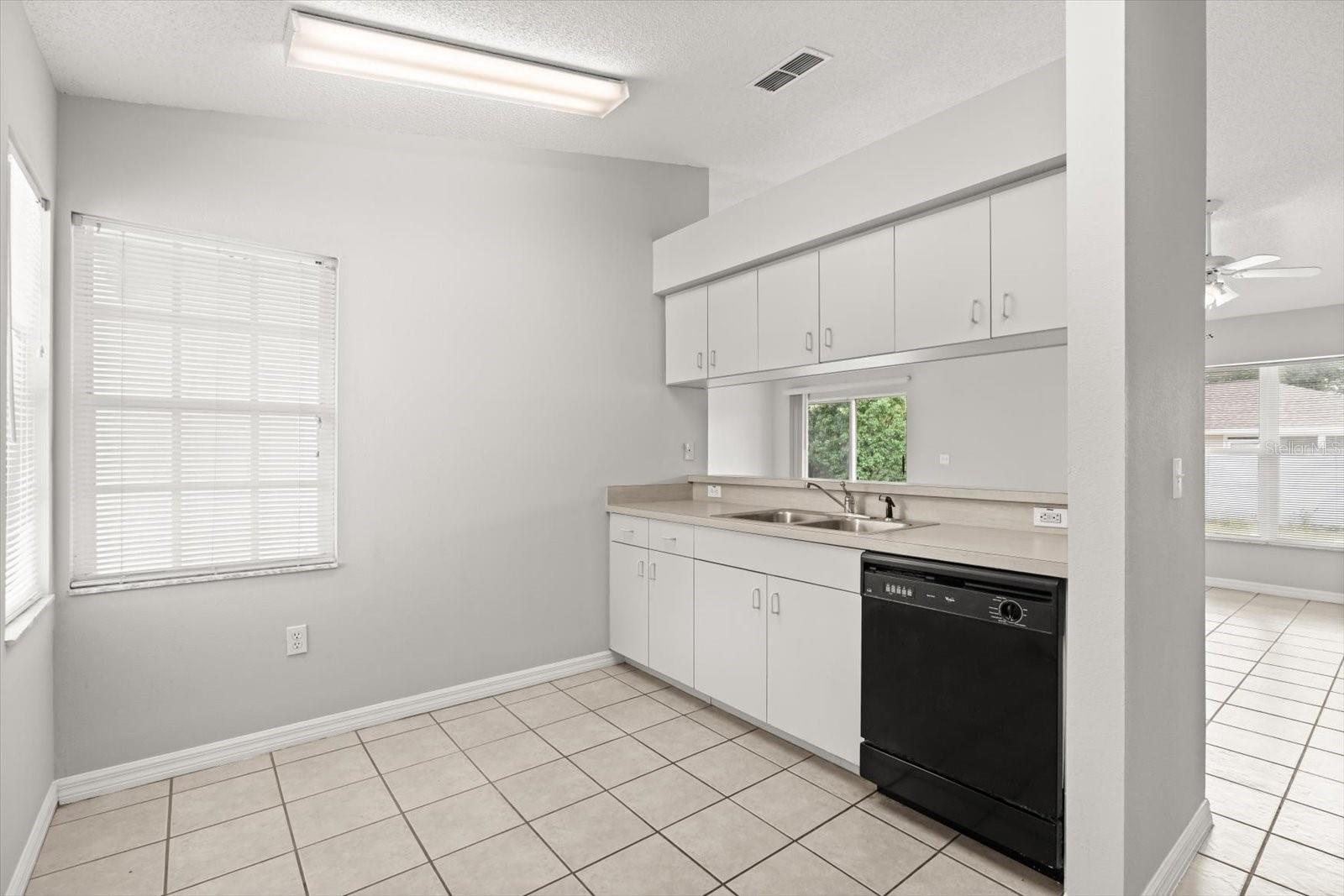 Image 7 of 24 For 831 Lindley Boulevard
