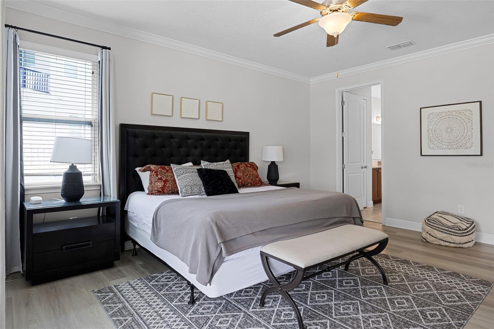Image 17 of 71 For 7739 Graben Street