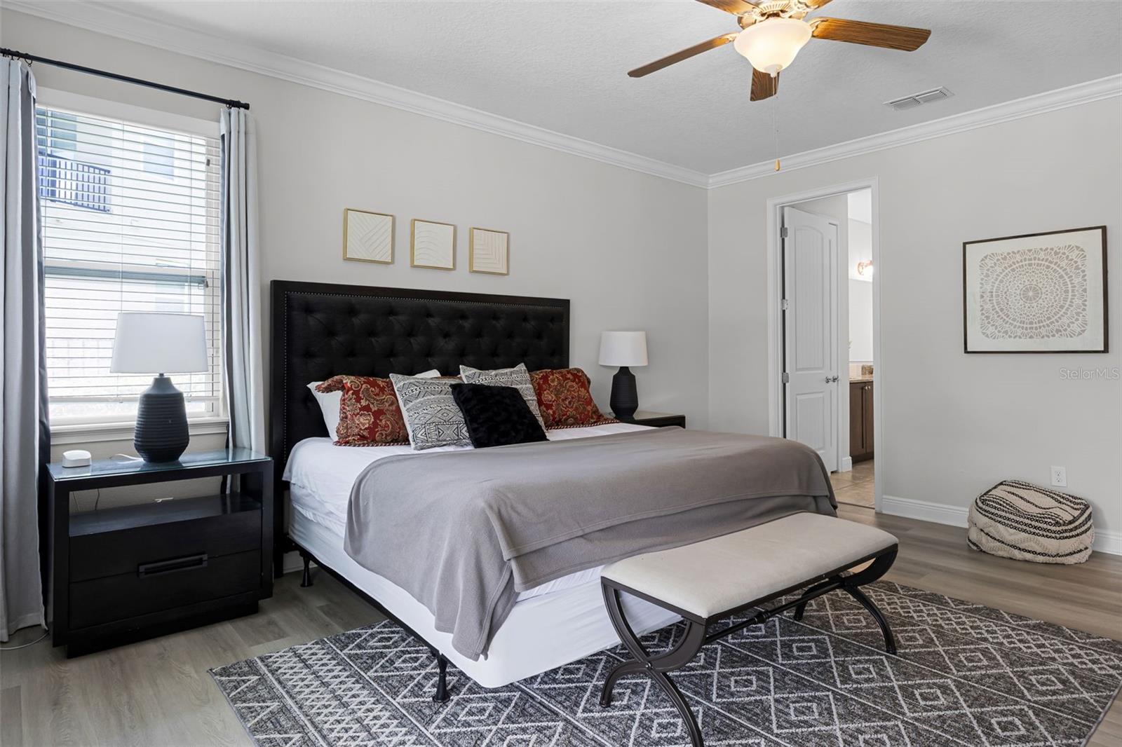 Image 18 of 71 For 7739 Graben Street
