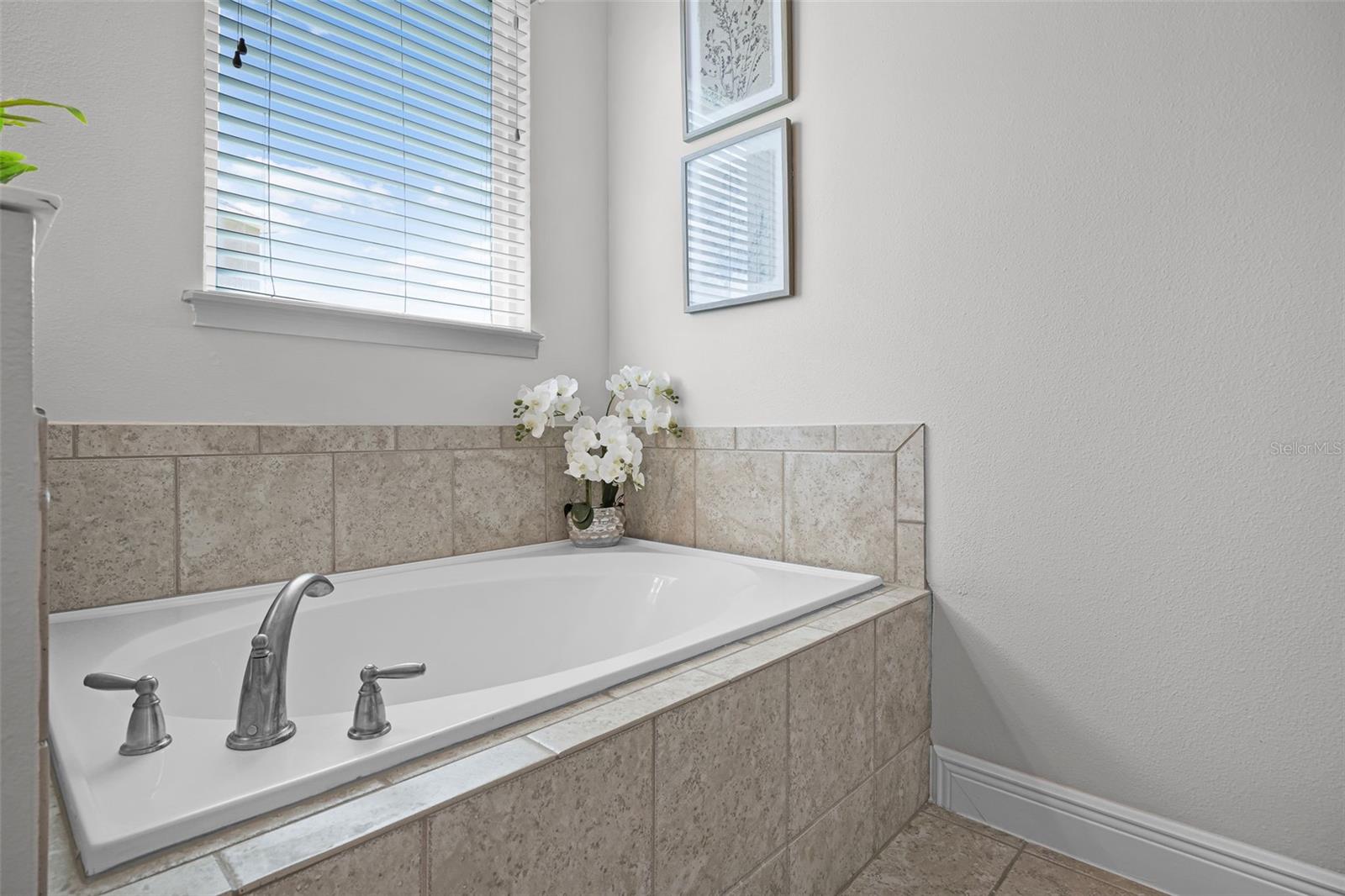 Image 21 of 71 For 7739 Graben Street