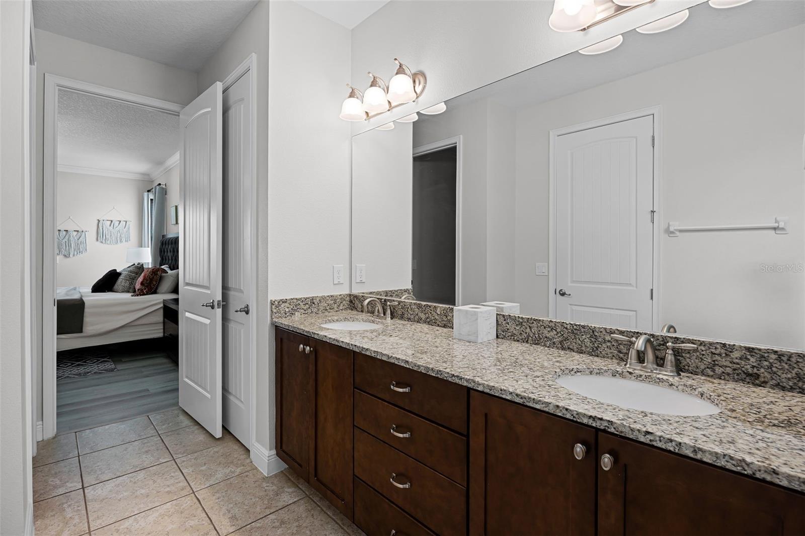 Image 22 of 71 For 7739 Graben Street
