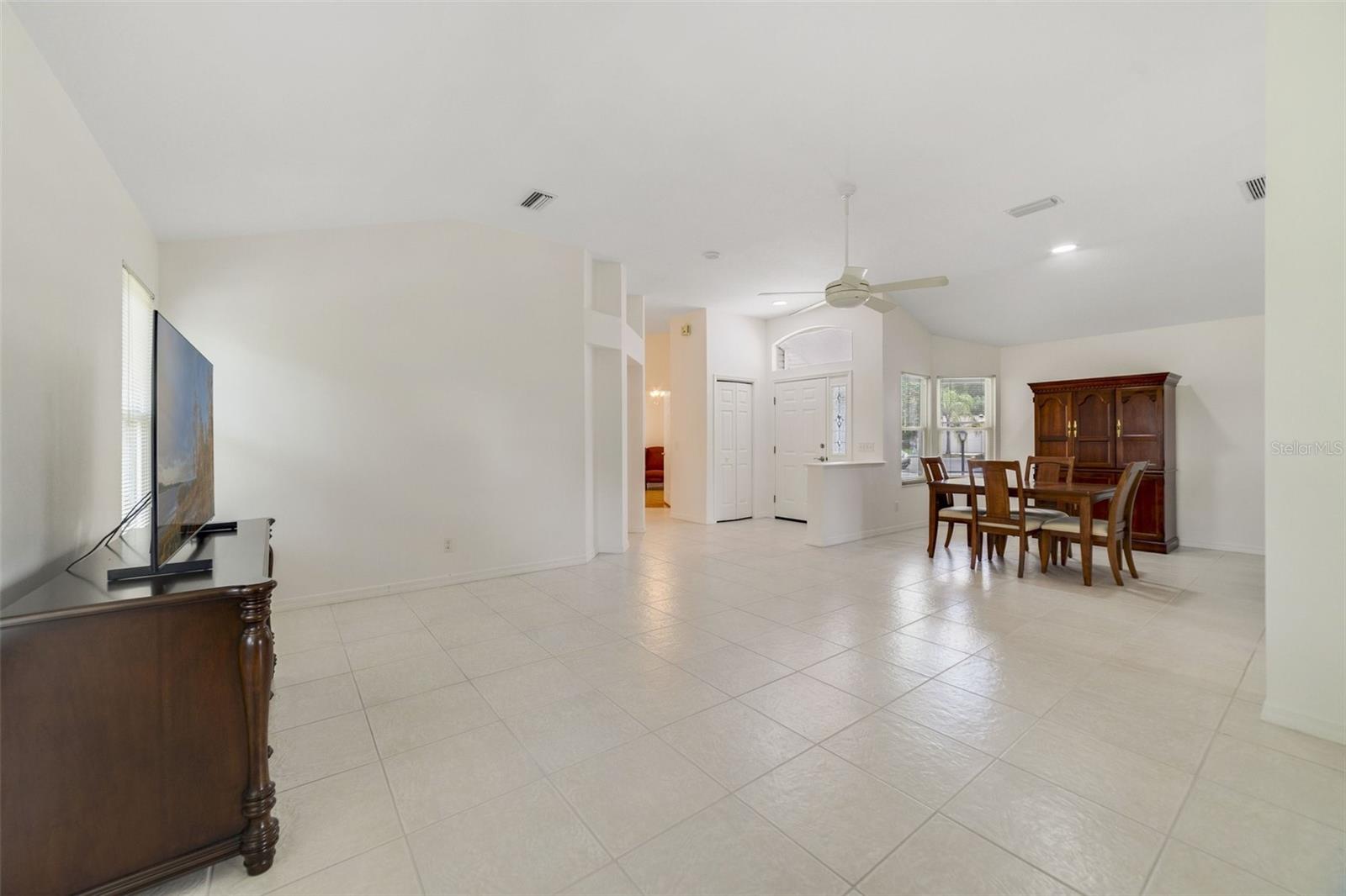Image 17 of 19 For 1243 Tangerine Circle