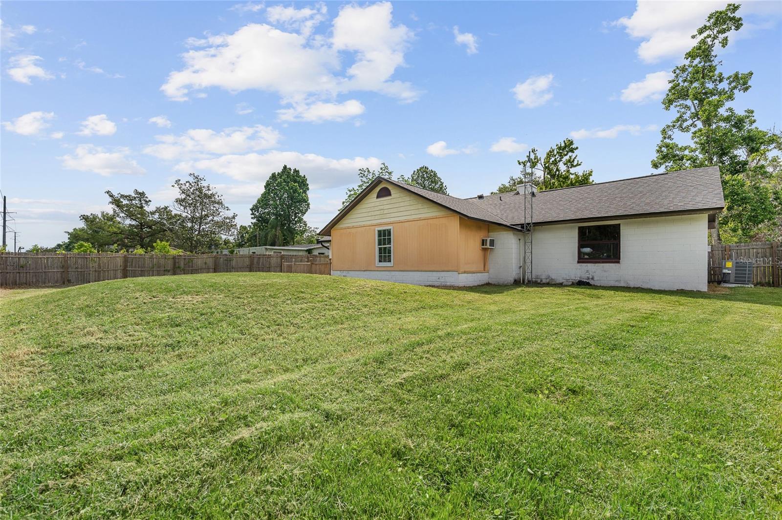 Image 20 of 20 For 2040 Triangle Drive