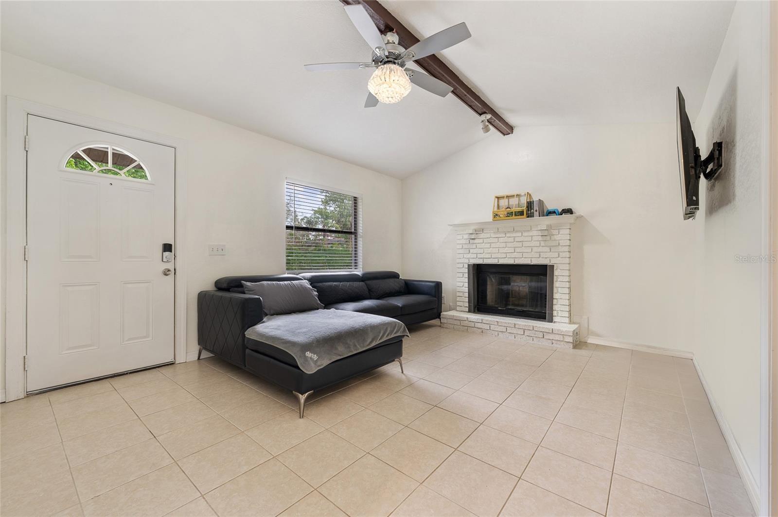 Image 4 of 20 For 2040 Triangle Drive