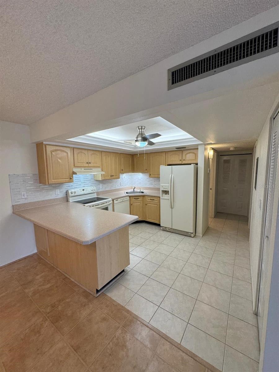 Image 16 of 68 For 21260 Brinson Avenue 109