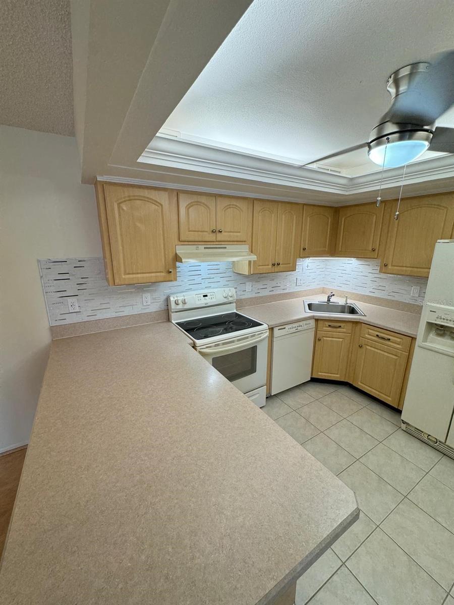 Image 27 of 68 For 21260 Brinson Avenue 109