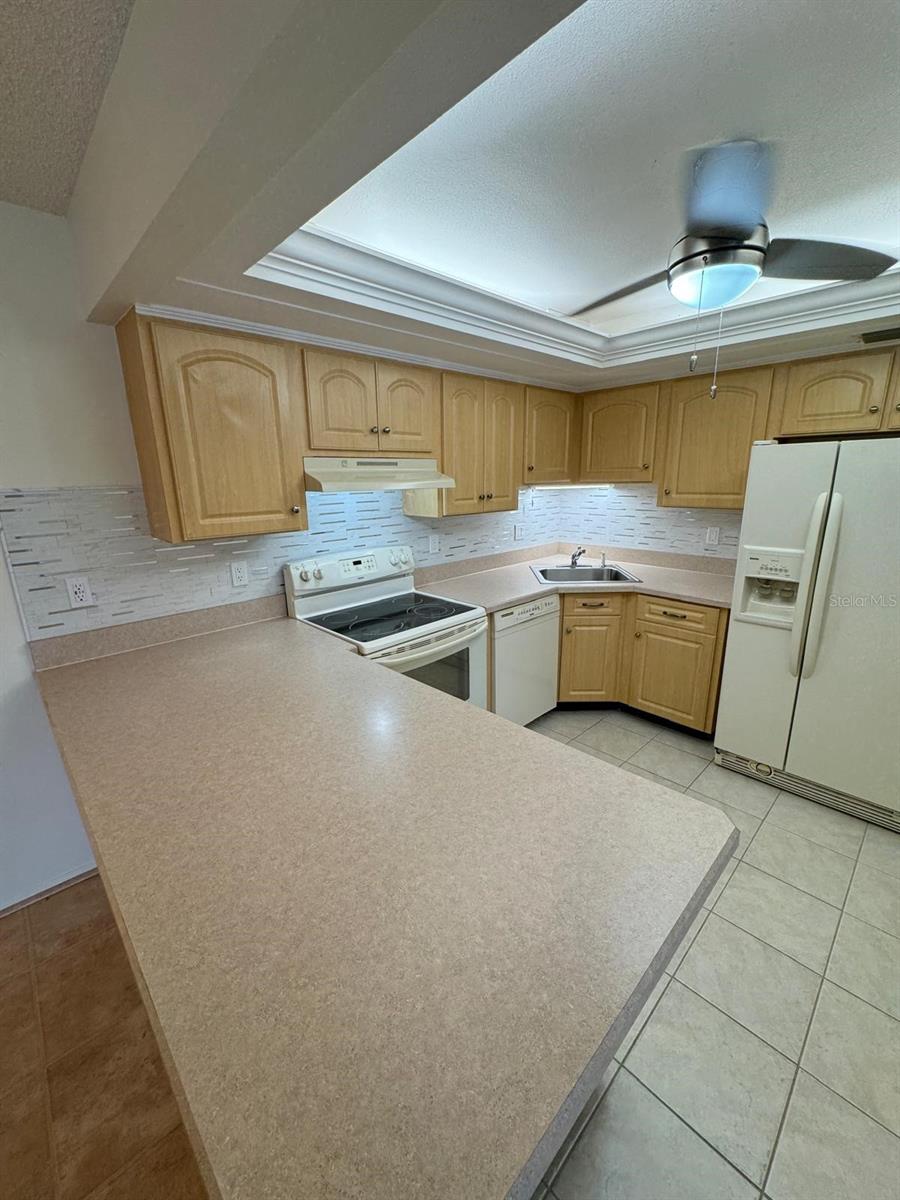 Image 28 of 68 For 21260 Brinson Avenue 109