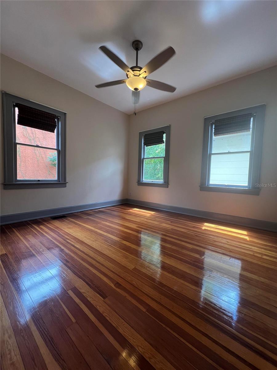 Image 13 of 18 For 900 Carlton Avenue