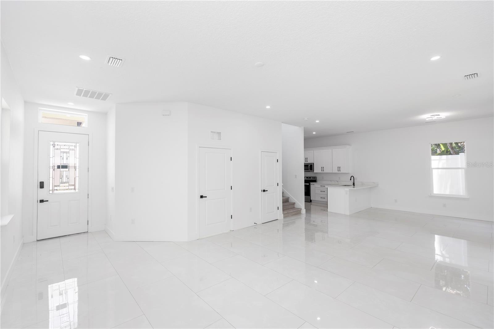 Image 16 of 69 For 21 N Hampton Avenue Lot 2