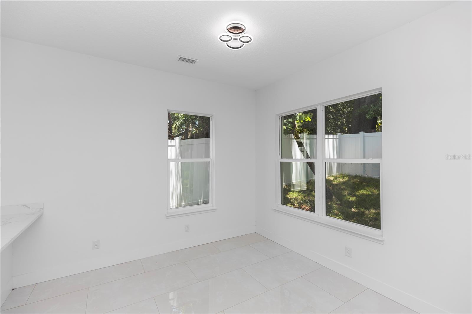 Image 22 of 69 For 21 N Hampton Avenue Lot 2