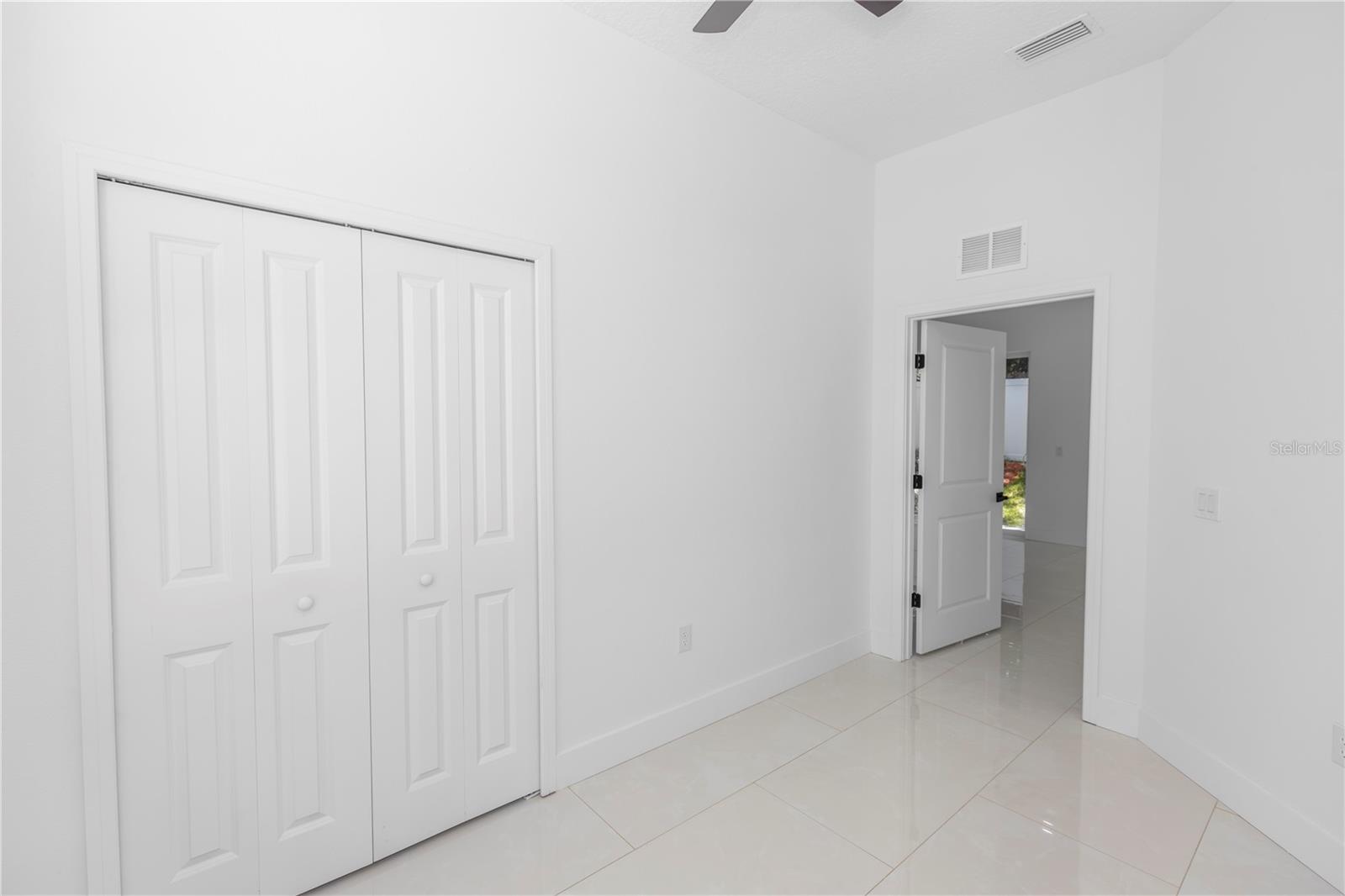 Image 30 of 69 For 21 N Hampton Avenue Lot 2