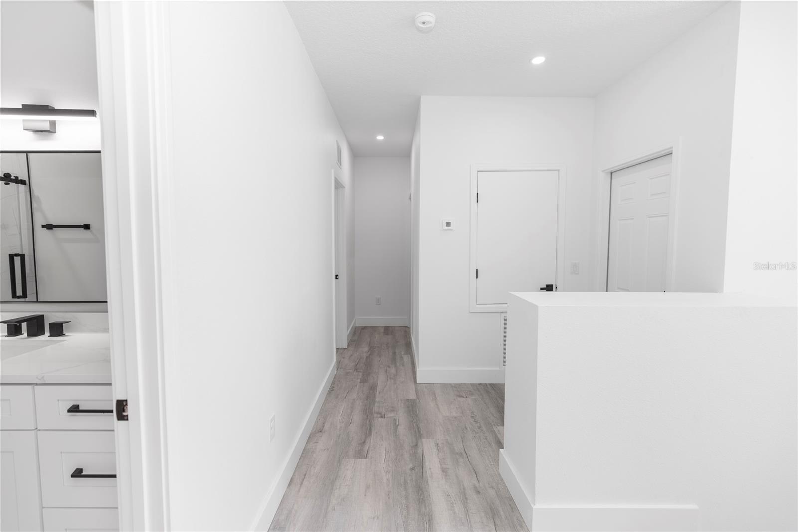 Image 42 of 69 For 21 N Hampton Avenue Lot 2