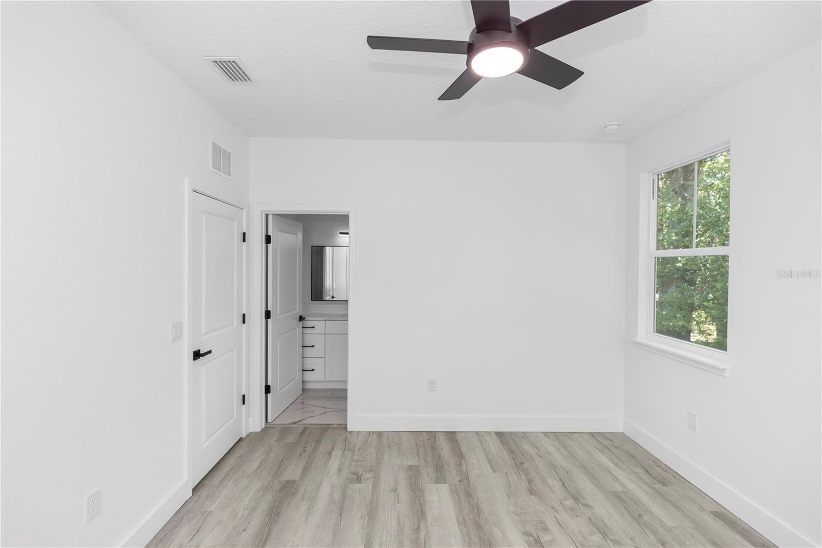 Image 48 of 69 For 21 N Hampton Avenue Lot 2
