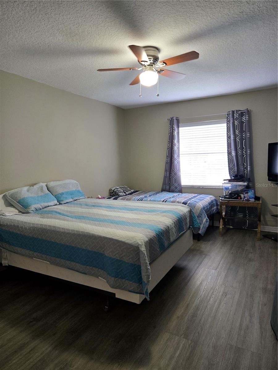 Image 7 of 9 For 4936 Tangerine Avenue 4936