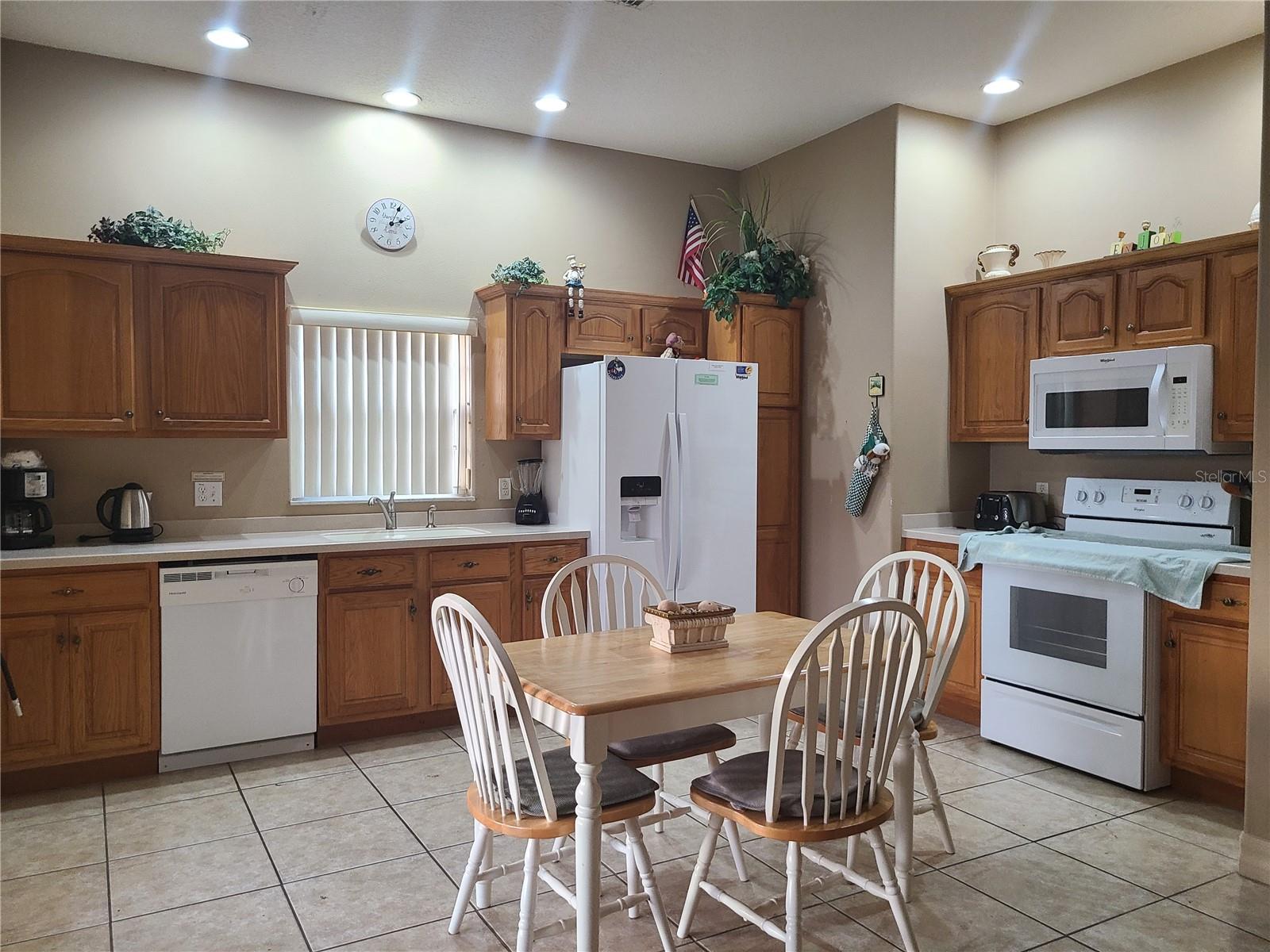 Image 4 of 17 For 225 Vista Drive