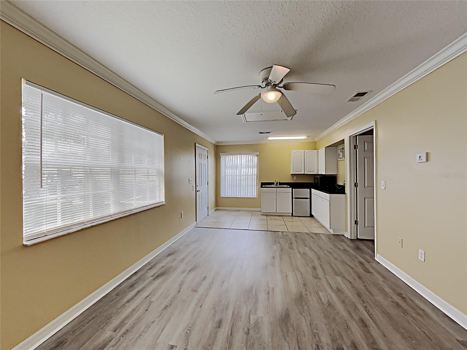 Image 3 of 7 For 2306 Fan Palm Drive B
