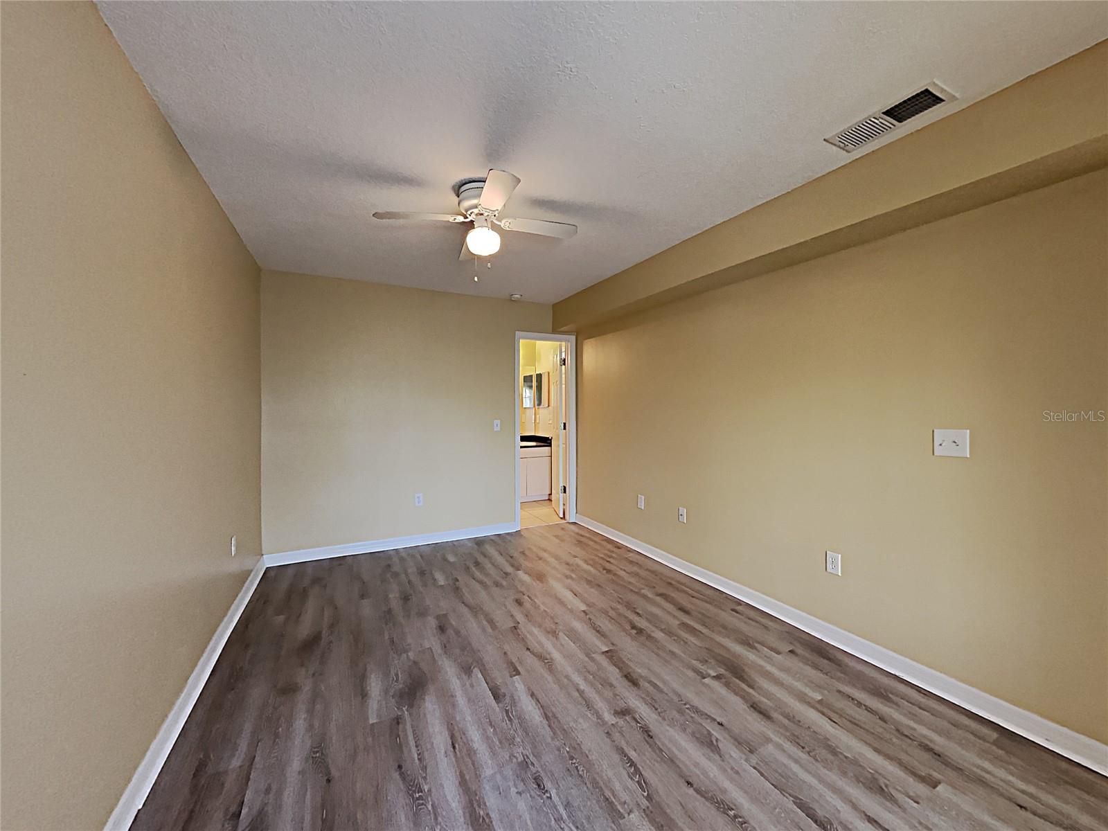 Image 5 of 7 For 2306 Fan Palm Drive B