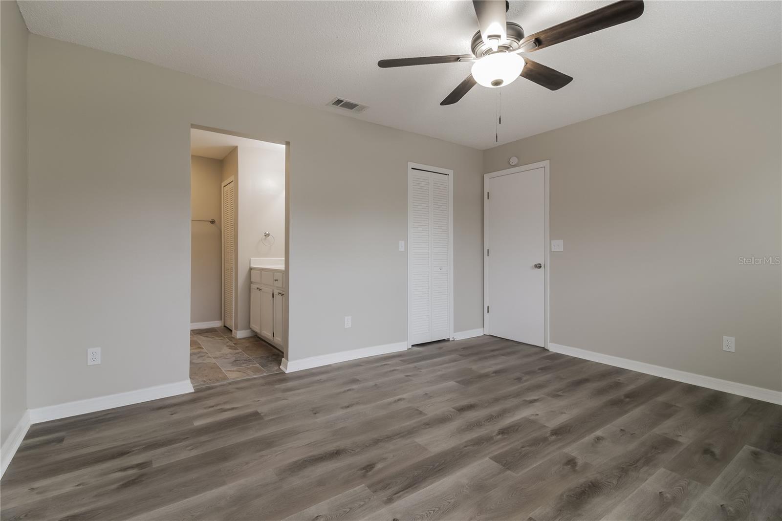 Image 9 of 16 For 2298 Greenbrier Street