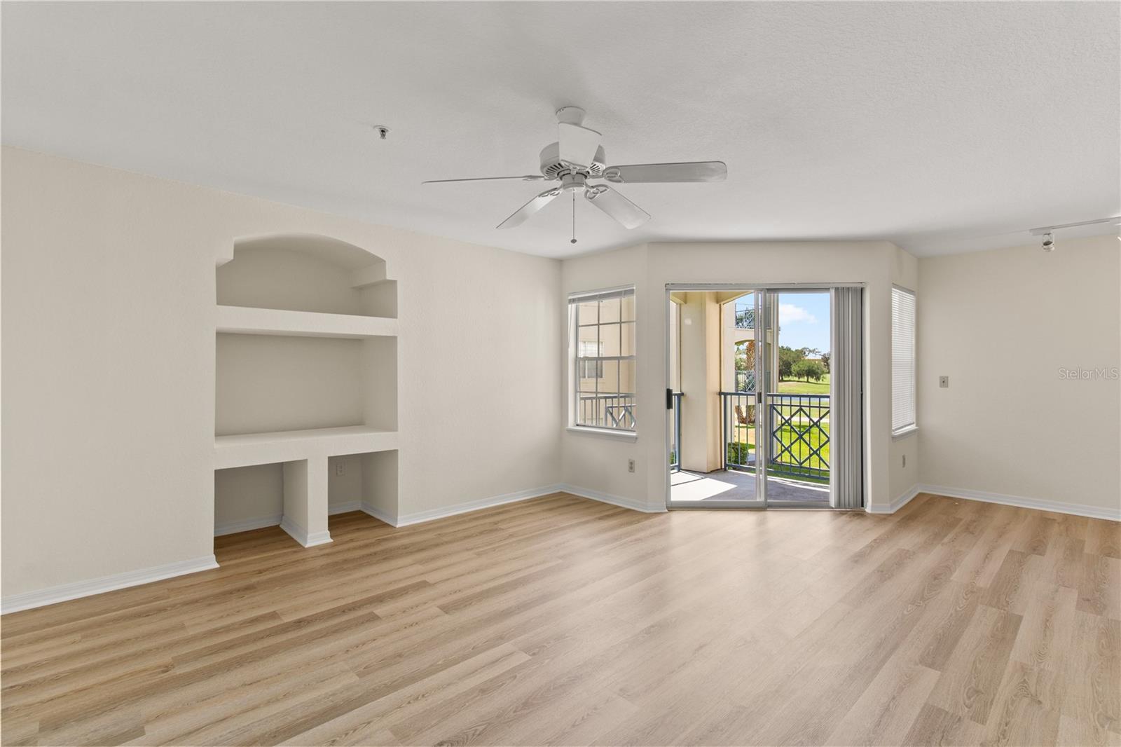 Image 10 of 22 For 7330 Westpointe Boulevard 421