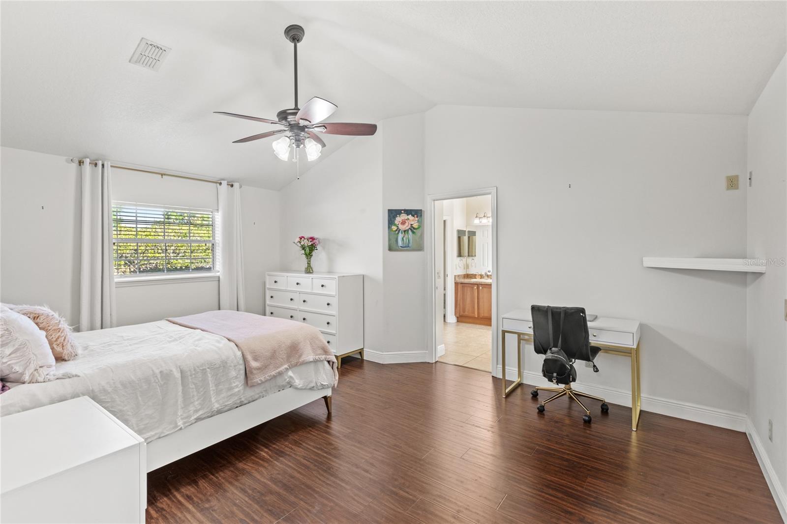 Image 17 of 42 For 1880 Lorraine Way