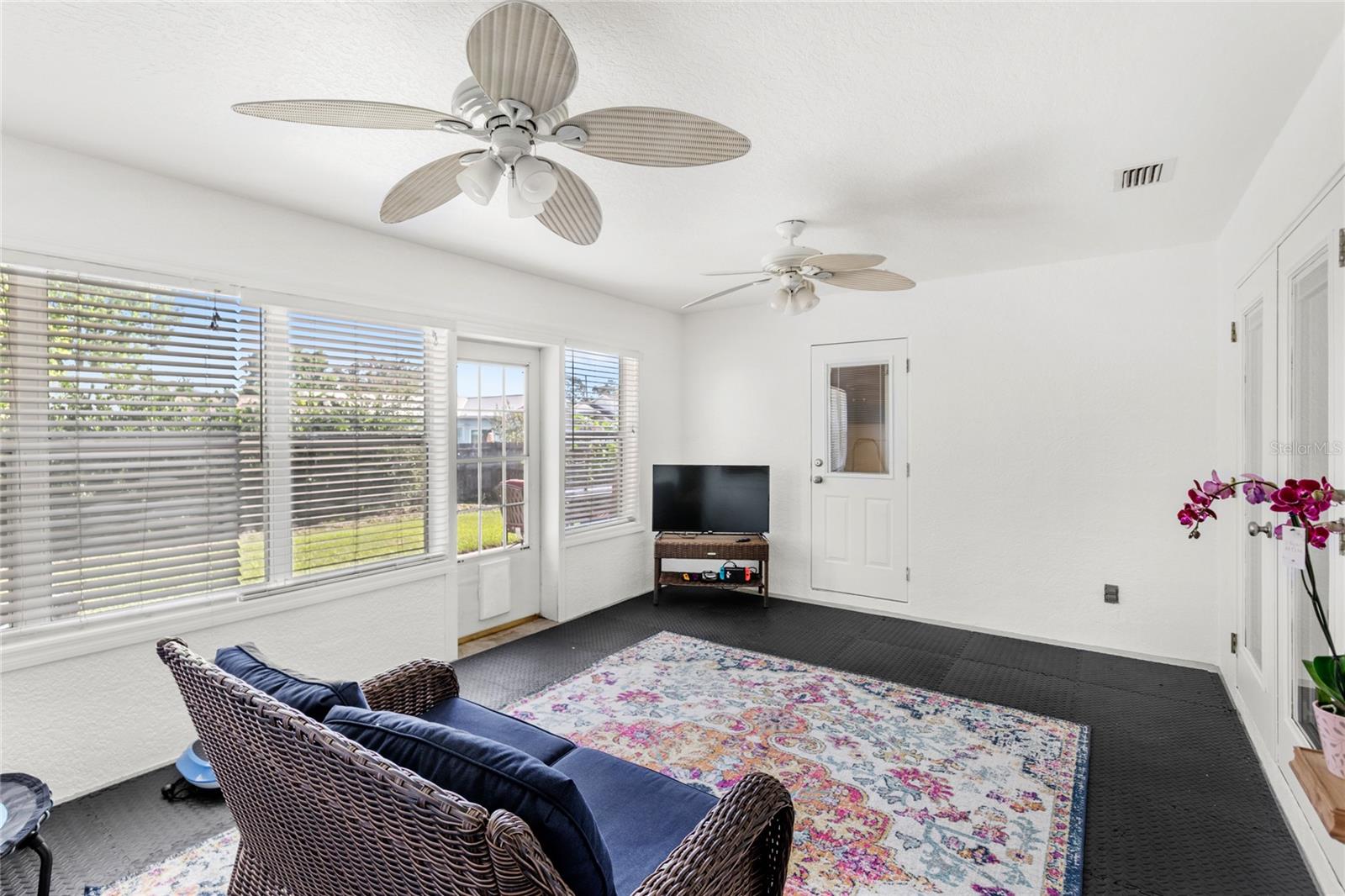 Image 28 of 42 For 1880 Lorraine Way