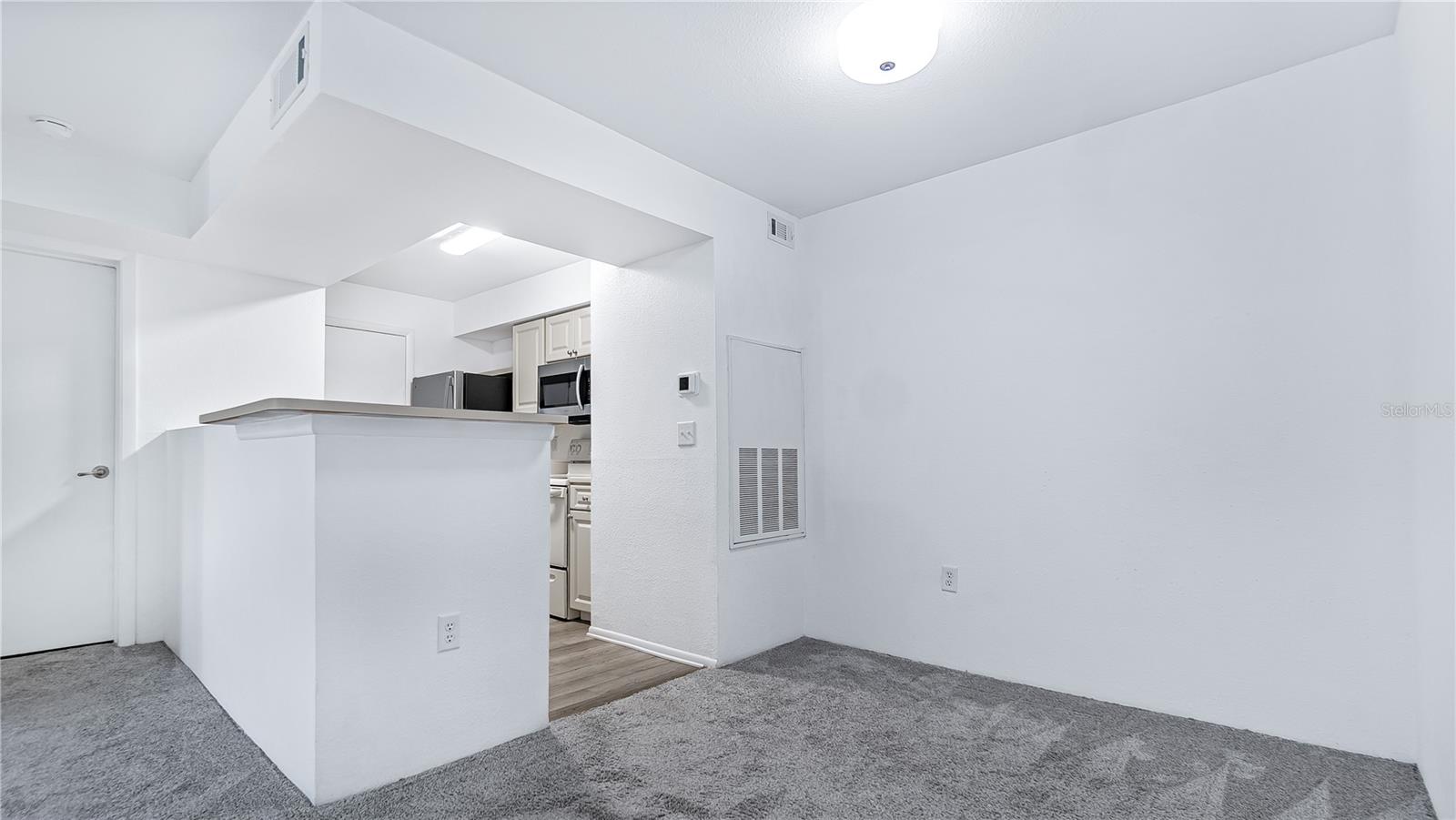 Image 7 of 17 For 3032 Parkway Boulevard 302