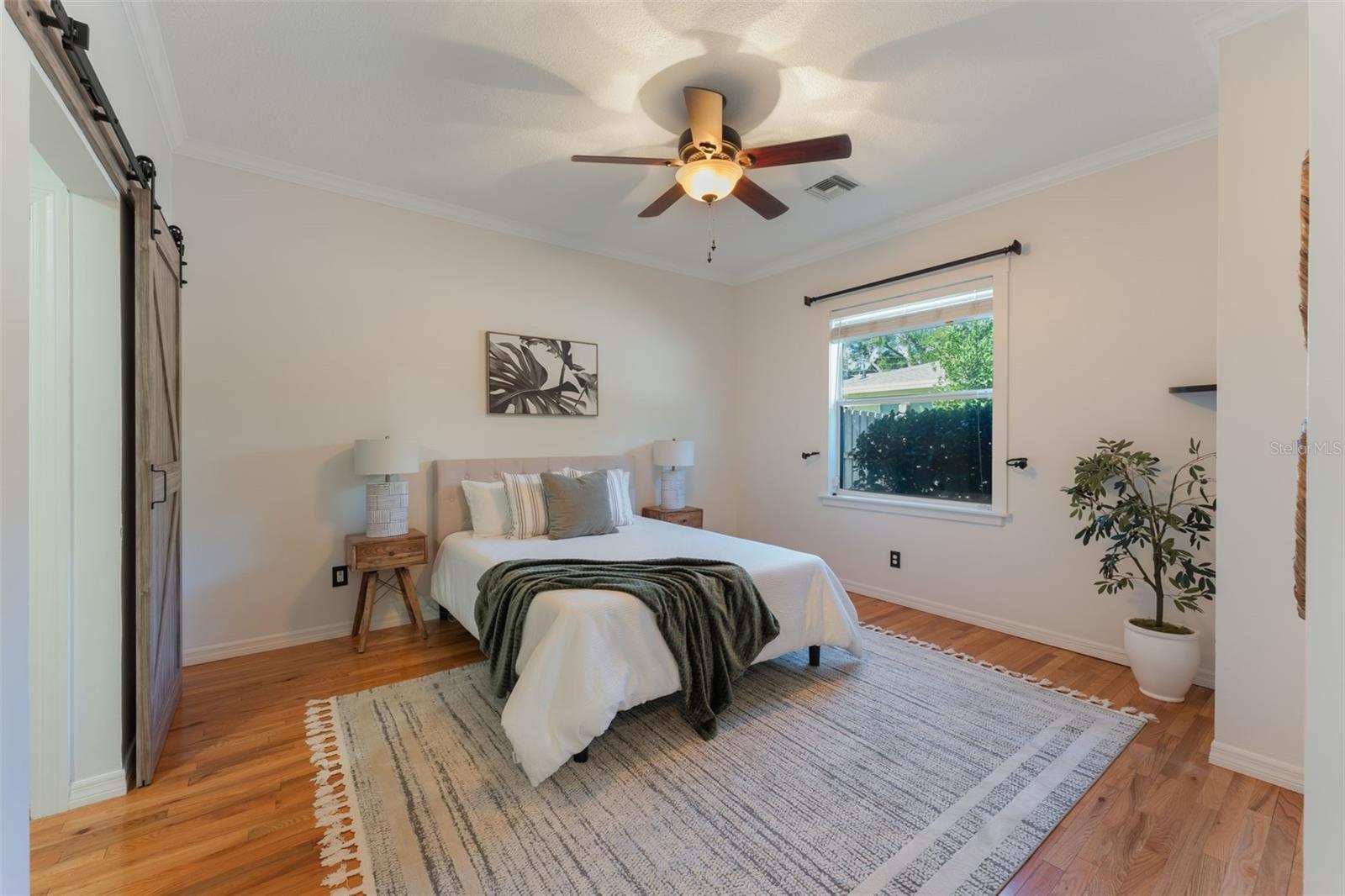 Image 14 of 41 For 927 Boardman Street