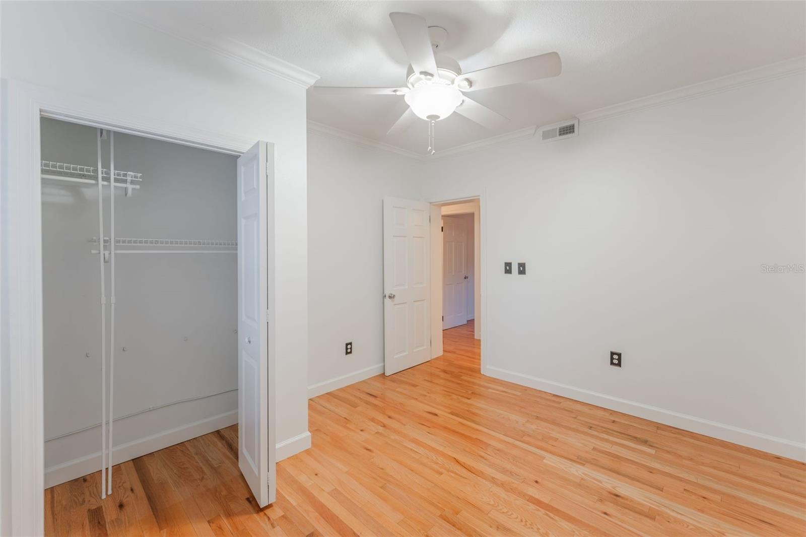 Image 18 of 41 For 927 Boardman Street