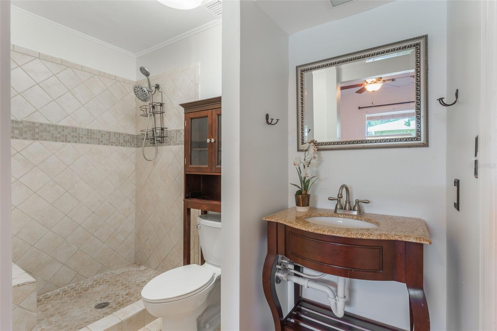 Image 25 of 41 For 927 Boardman Street