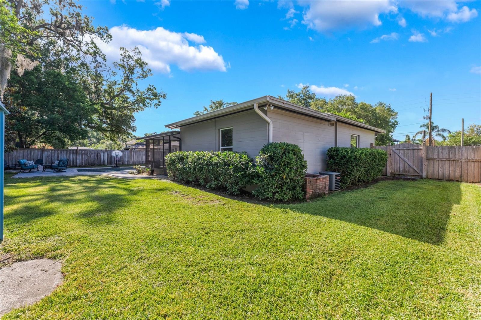 Image 32 of 41 For 927 Boardman Street
