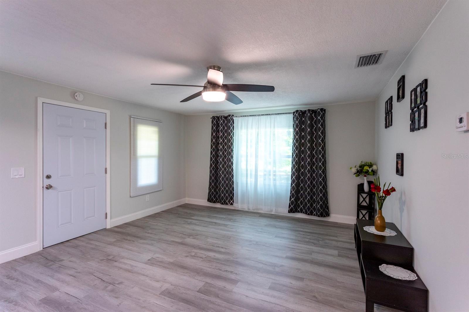 Image 7 of 49 For 4515 Isaac Lane