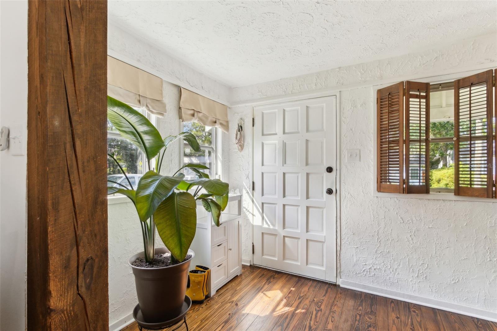 Image 5 of 23 For 1441 Rensselaer Avenue
