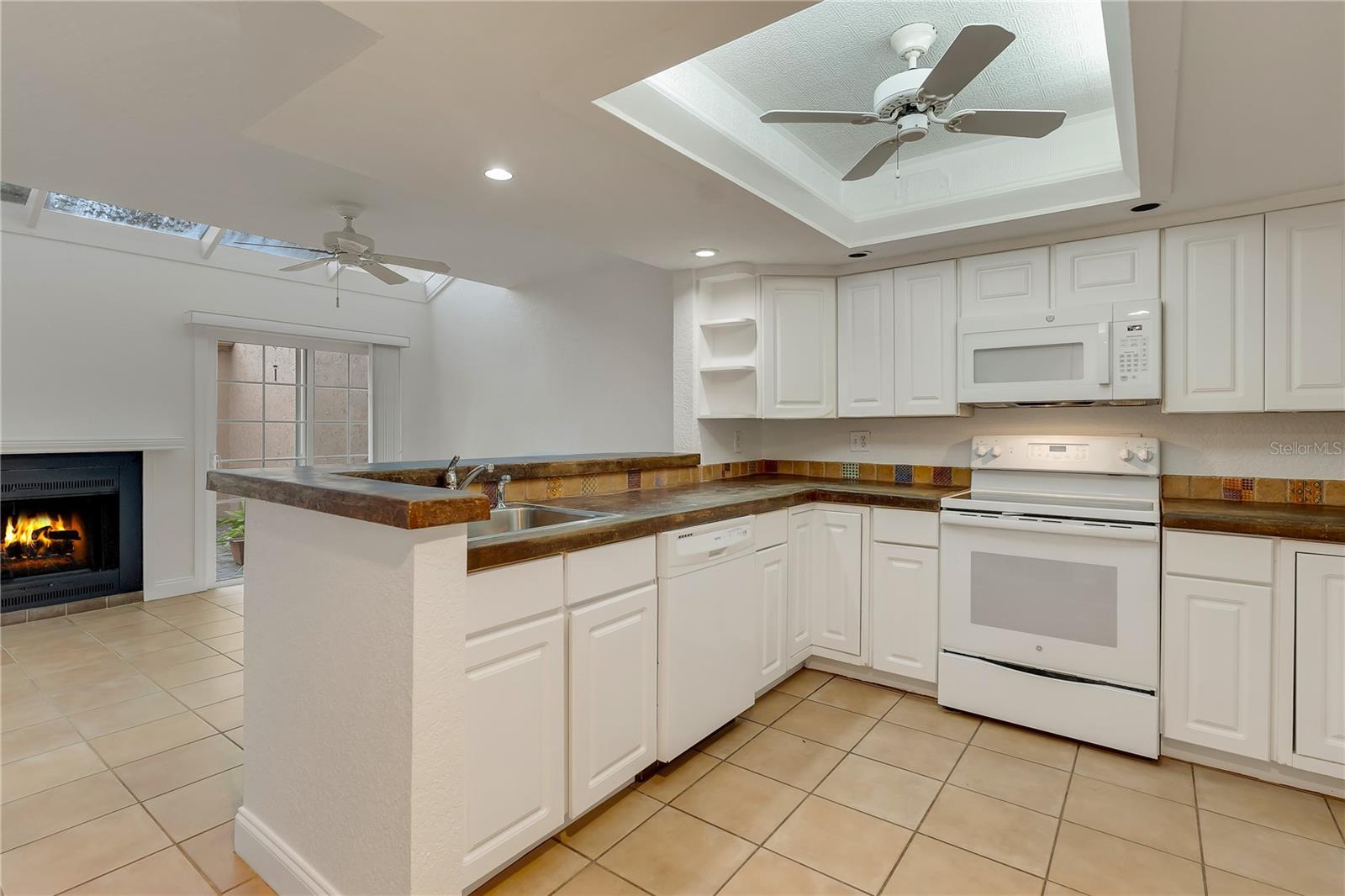 Image 6 of 22 For 1122 Washington Avenue 7