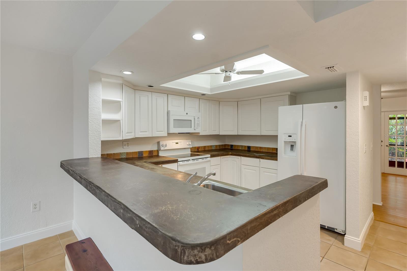 Image 8 of 22 For 1122 Washington Avenue 7