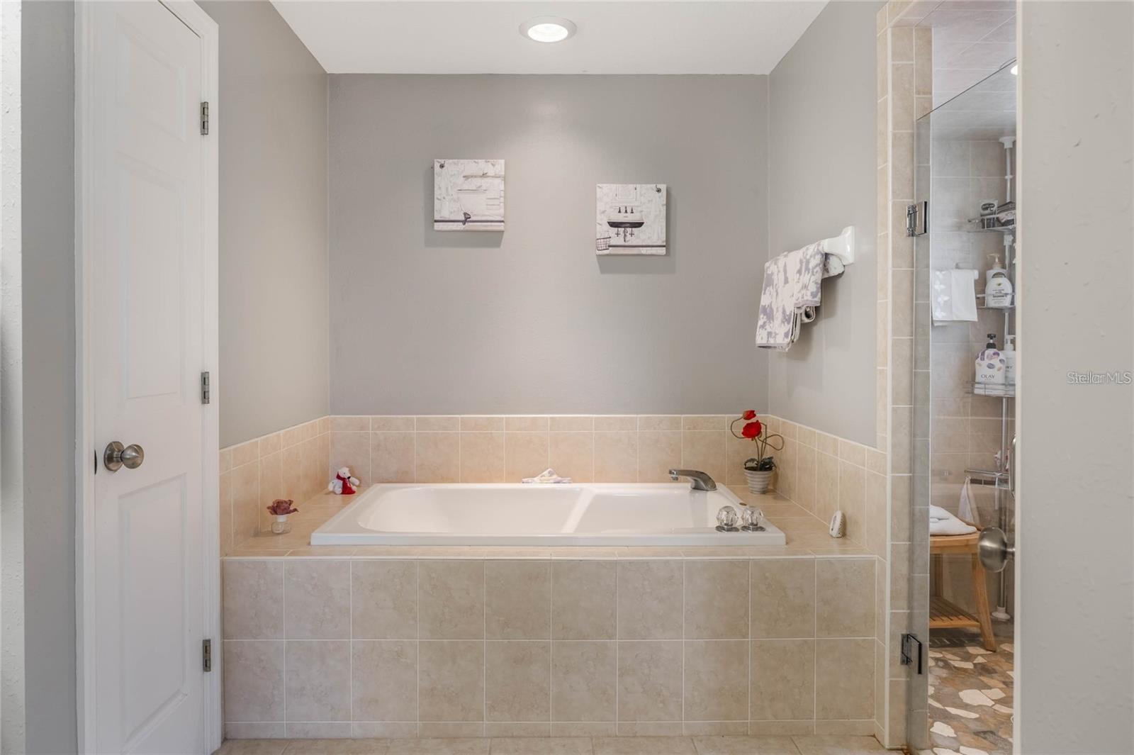 Image 21 of 43 For 204 Lake Region Boulevard S
