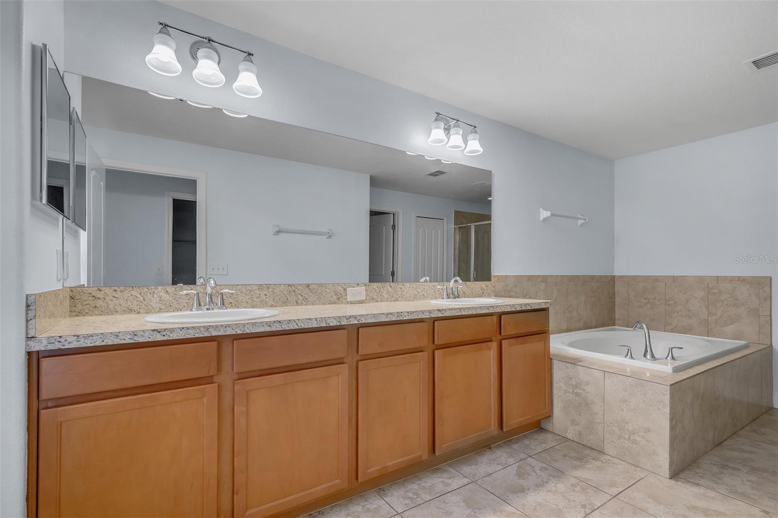 Image 20 of 27 For 3530 Rodrick Circle
