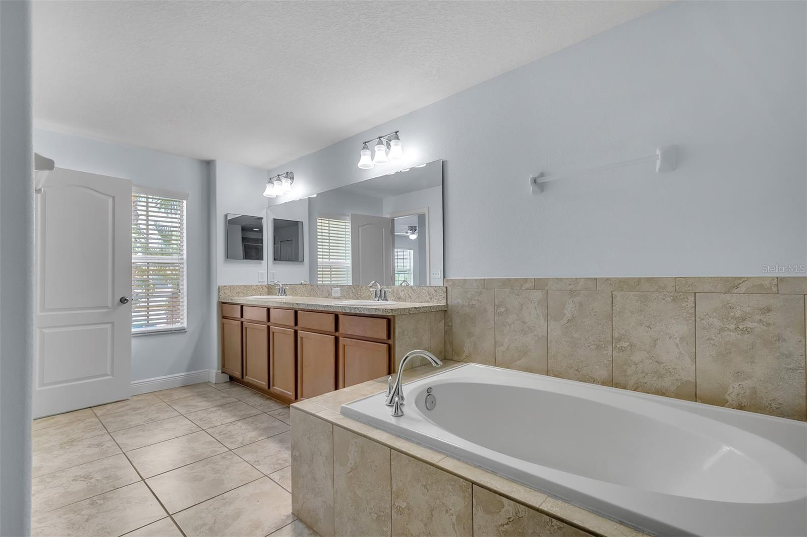 Image 21 of 27 For 3530 Rodrick Circle