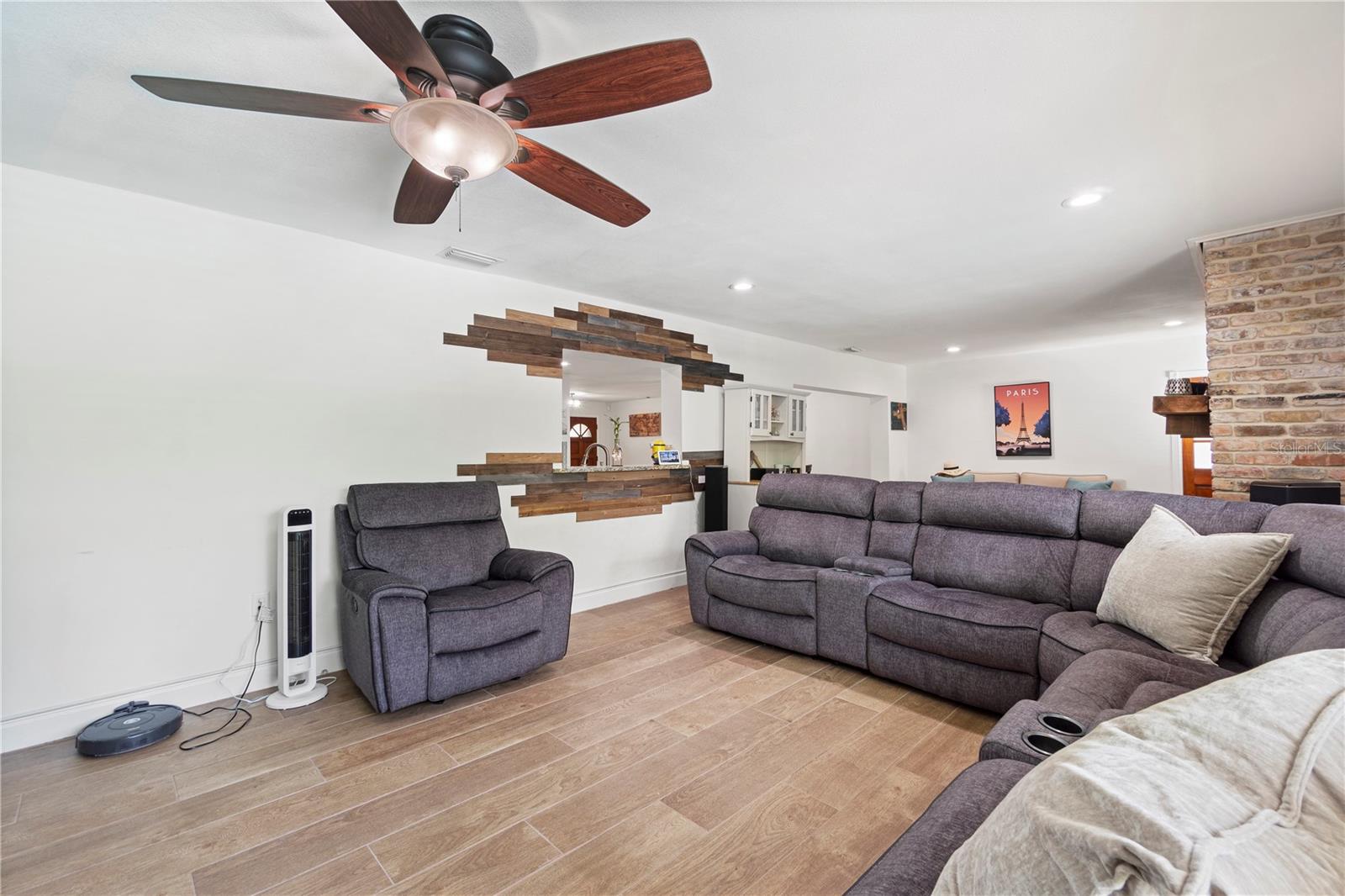Image 18 of 34 For 3054 Bluebrook Drive