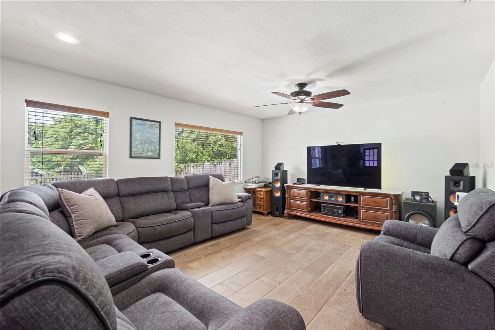 Image 19 of 34 For 3054 Bluebrook Drive
