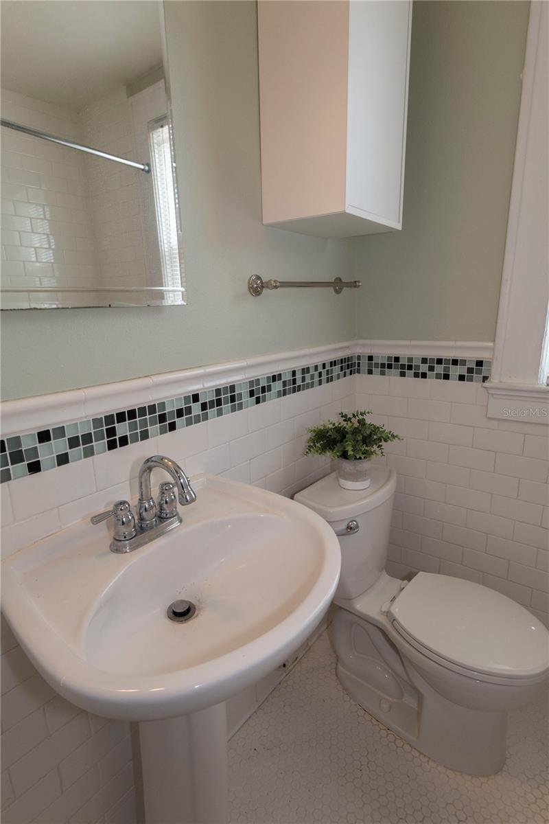 Image 11 of 13 For 613 Ridgewood Street 5