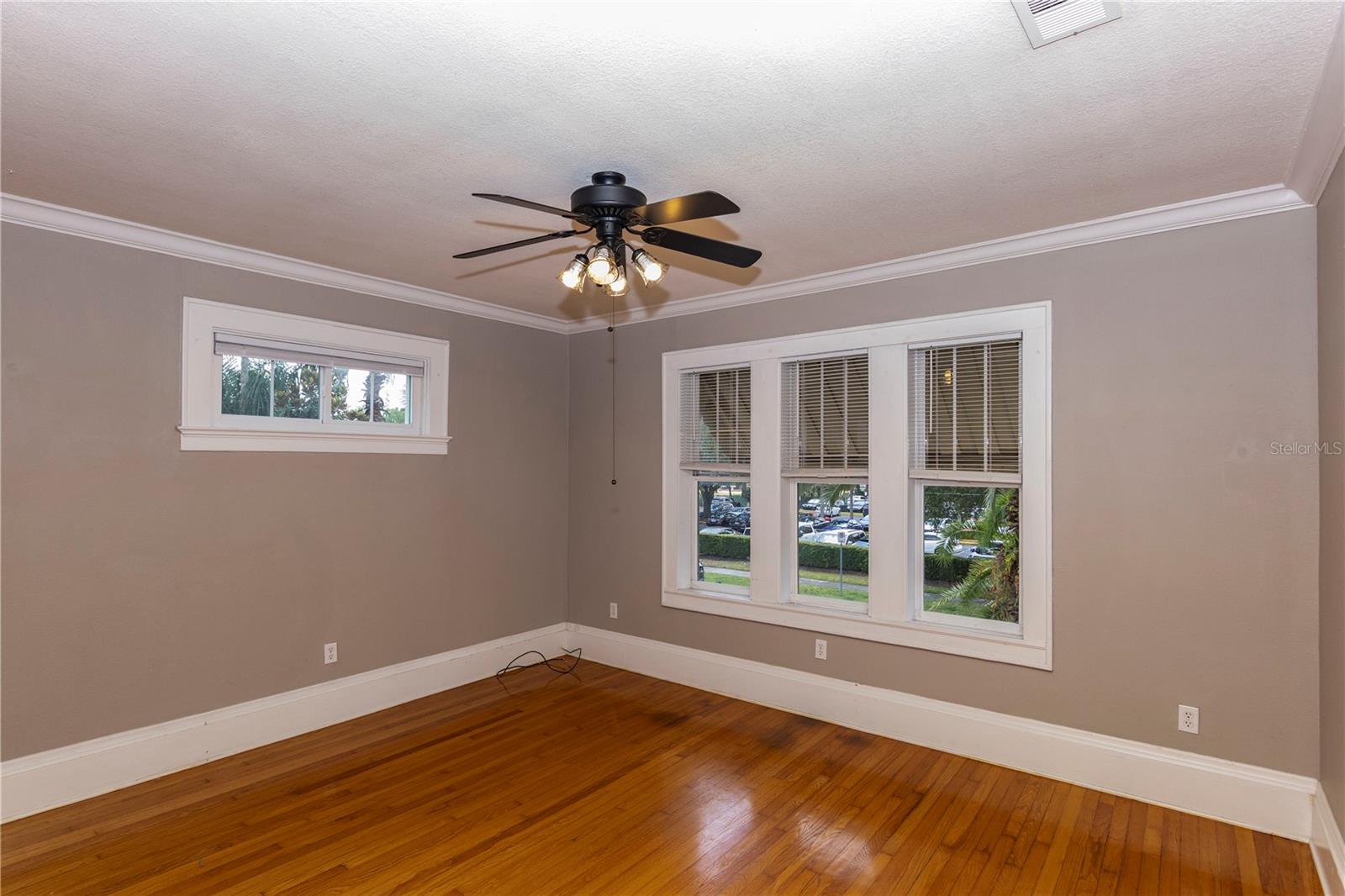 Image 6 of 13 For 613 Ridgewood Street 5